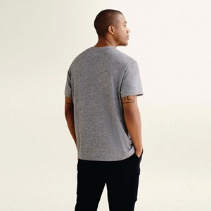 Camiseta supersuave de talla grande supersuave de gran tamaño: 100% algodón, 220 GSM, camiseta de manga corta personalizada, ajuste relajante unisex - Product Image 4