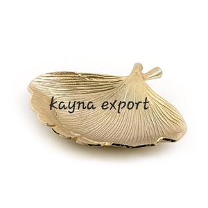 Nouveau design en gros plateau bol en métal feuille fantaisie avec accessoires finis plaqués or décoration de la maison motif design plateau en métal - Product Image 1