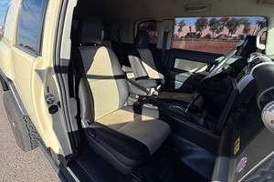 Toyota FJ Cruiser Trail Teams Edición Especial 2010 Usado, Motor V6, Tracción 4x4, Diferencial Trasero Bloqueable, Modificaciones Todoterreno - Product Image 5