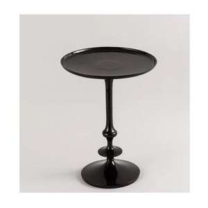 Mesa Auxiliar Redonda Rústica en Madera Reciclada que Brinda Textura Natural y Encanto Práctico para Interiores Acogedores y Relajados de Hoy en Día - Product Image 6