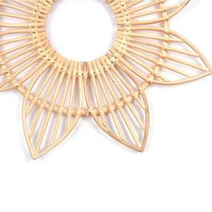 Décoration murale en rotin au design élégant, style vintage, haute qualité, prix abordable, tressage artisanal vietnamien, vente en gros, naturel - Product Image 3