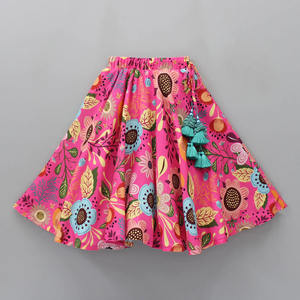 ชุดเลเฮนกาโชลีลายดอกไม้สีชมพูสดใส แห้งเร็ว ยาวคลุมเท้า พร้อมพู่ห้อย สำหรับเด็กผู้หญิง แบรนด์ Shoryam Fashion ชุดสไตล์ชาติพันธุ์สำหรับงานปาร์ตี้ - Product Image 2