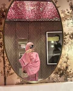 Vente en gros d'abayas personnalisées en soie anti-rides, faites à la main, en satin de Dubaï, à manches longues, élégantes, de haute qualité, pour femmes musulmanes - Product Image 6