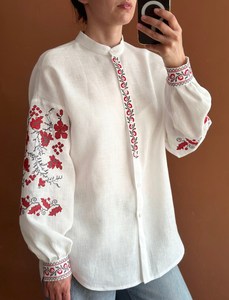 Blusa bordada popular ucraniana Top cultural hecho a mano en lino blanco con bordado tradicional gris rojo cintura Natural - Product Image 4