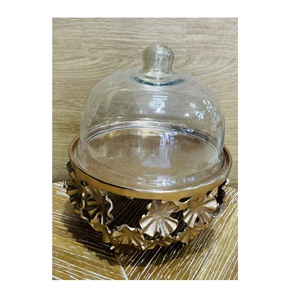 Présentoir à gâteaux en métal avec dôme en verre Bol de service décoratif en aluminium pour biscuits et collations avec verre Bol de vaisselle pour hôtels Lis - Product Image 1