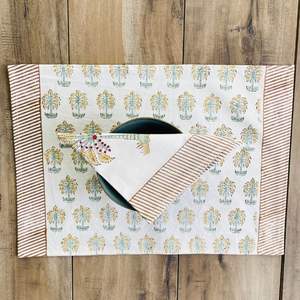 Set de table et serviettes imprimés à la main - Achetez des sets de table imprimés sur mesure, des nappes peintes à la main, des sets de table et serviettes en stock imprimés à la main - Product Image 1