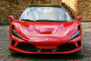 Clean and Superb 2021 Fe-rra-ri F8 Spi-der Motor de bajo kilometraje Asientos de cuero de transmisión automática listos para enviar - Product Image 6