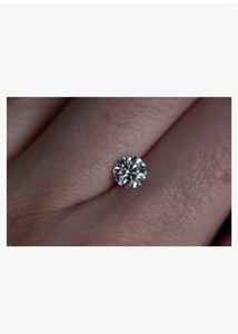 Bague en diamant de laboratoire CVD de 1 carat, taille brillant rond, couleur D, pureté VVS1, type 2A, certifiée IGI, modèle SHLIOK ENTERPRISE -45 - Product Image 2