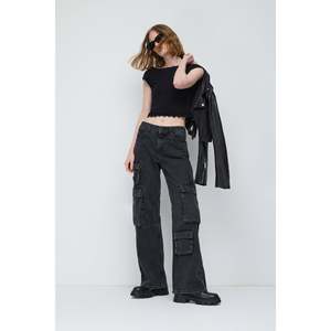 Top corto de encaje sin espalda - Product Image 3