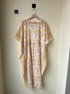 Caftan doux en pur coton Caftan à imprimé floral Robe longue Kaftan pour les mamans Vêtements de nuit pour la plage Comfy Daily Wear - Product Image 2