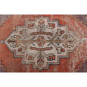 Alfombra vintage de 1.8x3.1 pies, alfombra turca, alfombra de lana con motivos de plantas y árboles rojos - Product Image 5