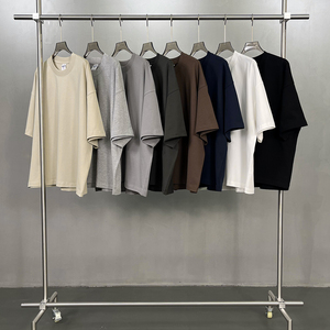 T-shirt unisexe décontracté à manches courtes, haute qualité, 230 grammes, imprimé par transfert thermique, 100% coton, qualité export. - Product Image 3