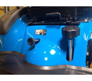 รถแทรกเตอร์ LS Tractor MT125 ขับเคลื่อน 4 ล้อ พร้อมอุปกรณ์ขุดดินหลักๆ เช่น ปั๊ม เครื่องยนต์ เกียร์ ลูกปืน-25 แรงม้าสำหรับเครื่องยนต์ - Product Image 5