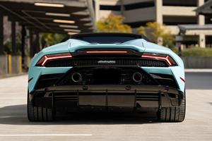 2024 Lamborghini Huracan EVO Spyder Essence faible kilométrage - Product Image 3