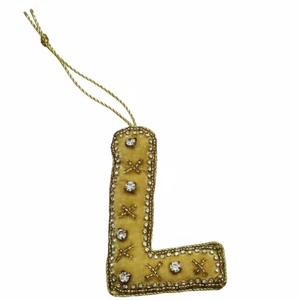 Adornos Navideños de Alfabeto Dorado Zardosi Hechos a Mano de Lujo, Letra Inicial de Terciopelo con Cuentas Hechas a Mano, Decoración Colgante Personalizada - Product Image 1
