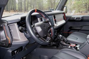 Ford Bronco Raptor 2023 Usado en Excelentes Condiciones, Motor V6 Twin-Turbo de 418 hp, Tracción en las Cuatro Ruedas, Diferenciales Bloqueables Delanteros y Traseros - Product Image 4