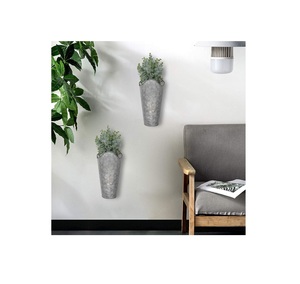 Jardinières murales en métal au design unique et décoratif en fer galvanisé de meilleure qualité, taille personnalisée, style classique, pour la décoration de la maison et du jardin - Product Image 1