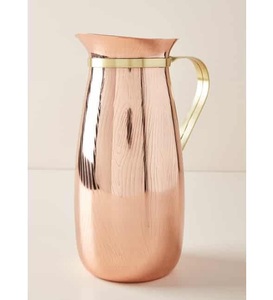 Pichet à eau moderne et élégant en cuivre avec couvercle plat minimaliste et poignée incurvée élégante pour servir l'eau - Product Image 3