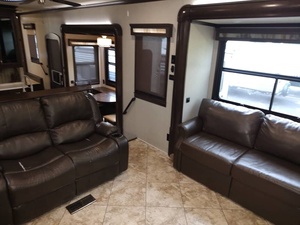 Usado 2018 Ford F-ort-r-i-v-e-r R-i-v-e-r--s-t-o-n-e 38RE - Product Image 6