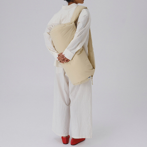 Mujeres personalizado impermeable Yoga noche deportes gimnasio acolchado Puffy viaje Puffer Duffle bolsa de deporte para las mujeres - Product Image 3