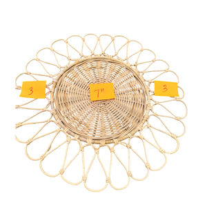 Ensemble d'assiettes de présentation élégantes, faites à la main, de couleur naturelle, napperons en rotin tissé blanchi à la chaux, cadeau personnalisé écologique - Product Image 6