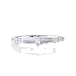 การออกแบบใหม่อินเทรนด์แหวนที่ละเอียดอ่อน,ตะวันออกถึงตะวันตกเรียว Baguette ตัด Moissanite แหวนหมั้นเพชร,แหวนทองคําขาว 14k - Product Image 1