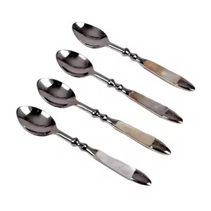 Juego de 4 cucharas de café de acero inoxidable usadas en utensilios de cocina, cubiertos chapados en color dorado para el hogar, 4 mangos de diferentes colores - Product Image 4