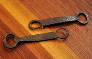 ที่เปิดขวดโลหะขนาดใหญ่แบบทุบสไตล์วินเทจที่ออกแบบมาอย่างมีสไตล์เหมาะสำหรับบาร์ในบ้านงานแต่งงานเหมาะสำหรับรายการเบียร์ไวน์ - Product Image 2