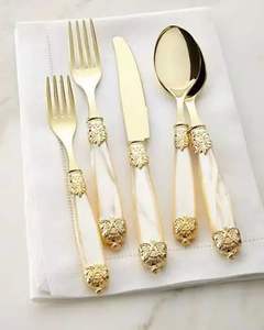 Juego de cubiertos metálicos creativos para una presentación artística de la mesa, que mejora la experiencia gastronómica con un diseño metálico único. - Product Image 6