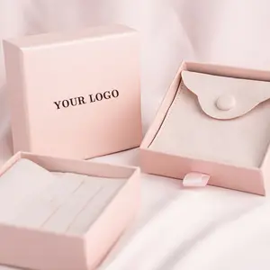 Ücretsiz örnekleri mikrofiber takı ambalajı çantası ve kutu ile logo küçük kolye ambalaj mücevher kutusu ile düğme kılıf çanta