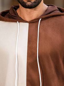Ensemble survêtement homme marron et crème contrastant avec sweat à capuche et pantalon assorti – Vêtements OEM ODM en gros - Product Image 2