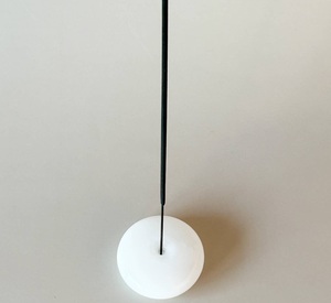 Porte-encens en pierre de travertin rond brûleur de bâton en pierre naturelle support d'encens minimaliste pour la maison aromathérapie méditation yoga - Product Image 2