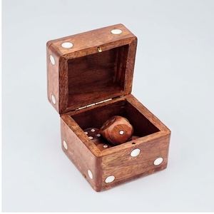 Boîte à dés en bois avec couvercle, forme carrée, style rustique, rangement pour articles divers, petite capacité, organisateur multifonction pour la maison - Product Image 1