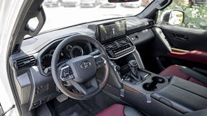 2022 para 300 VX.R 3.3D Gasolina Bronce 4x4 SUV con Transmisión Automática Volante a la Izquierda Envío Gratis - Product Image 6