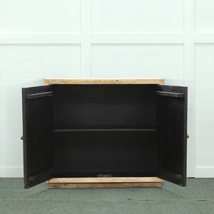 Armoire à deux portes en bois de manguier sculptée à la main Meubles de rangement au design moderne pour salon, salle à manger et chambre à coucher Finition en bois naturel - Product Image 5