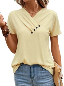 เสื้อยืดผู้หญิงไซส์ใหญ่ ปี 2025 ผ้าถักลำลอง ระบายอากาศได้ดี เป็นมิตรกับสิ่งแวดล้อม ผ้าโพลีเอสเตอร์/คอตตอน ป้องกันรอยยับ สวมใส่สบาย ทรงหลวม คอสามเหลี่ยม - Product Image 3