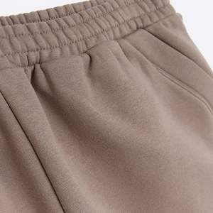 Short en Jersey 42% coton 58% Polyester avec Logo brodé personnalisé, poches latérales, taille élastique, marron clair, coupe classique - Product Image 5