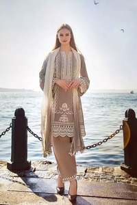 Shalwar Kameez pour femmes de haute qualité, personnalisé (soie/rayonne) - Vêtement de soirée pour femmes, design classique, style pakistanais - Product Image 2