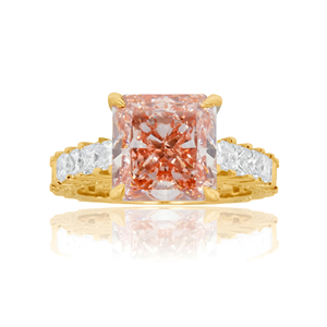 Anillo de Compromiso de Platino para Mujer con Diamante Sintético Rosa Intenso Corte Princesa, Piedras Laterales de Diamante Blanco, Certificado IGI - Product Image 6