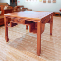 Table carrée classique en bois massif avec tiroirs et étagères ouvertes, fabrication OEM ODM, livraison directe d'usine