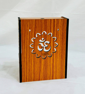 มือทํา Pooja Mandir Mdf Mandir ไม้สัญลักษณ์บ้านพระเจ้าที่นั่งของพระเจ้าสําหรับบ้านและสํานักงานติดผนังวัดยืน Puja 7.5"