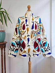 Chaqueta corta bordada a mano Suzani para mujer Crewel Festival regalo especial para ella - Product Image 2