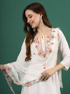 Vêtements de créateur indiens traditionnels brodés Anarkali Kurti pantalon assorti avec des ensembles Dupatta en organza aux prix de gros - Product Image 6