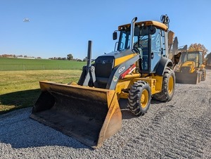 Retroexcavadora John Deere 410K Usada del 2015 con Cargador Frontal, Bomba Hidráulica MOOG, Capacidad de Carga de 200 Toneladas, Motor Perkins en Venta - Product Image 2