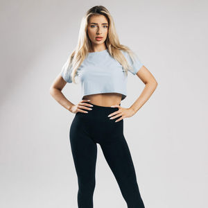 Haut court décontracté pour femme, style streetwear, tricoté, léger et respirant, à manches courtes, 100 % coton, idéal pour l'été et le quotidien - Product Image 5