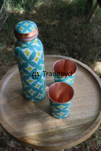 Botella de cobre hecha a mano de uso diario de Tradebyd Ayurvedic Wellness Botella de agua con estilo duradero y durabilidad - Product Image 3