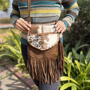 Sac à main à bandoulière bohème élégant pour femmes en fourrure de vachette Nylon cuir frange gland embelli multi-usage mode décontractée 'Letter' - Product Image 1