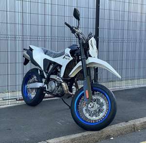 DR-Z4SM de qualité supérieure, 70 000 milles (Moto) - Product Image 2