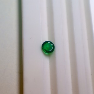 Natural Swat Esmeralda redonda 6mm piedras preciosas sueltas al por mayor para la fabricación de joyas de fabricación india - Product Image 6