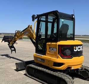Mini pelle JCB 35Z-1 zéro arrière 24 godets avec attelage rapide mécanique Cabine fermée avec tête et radio AC Bluetooth - Product Image 1